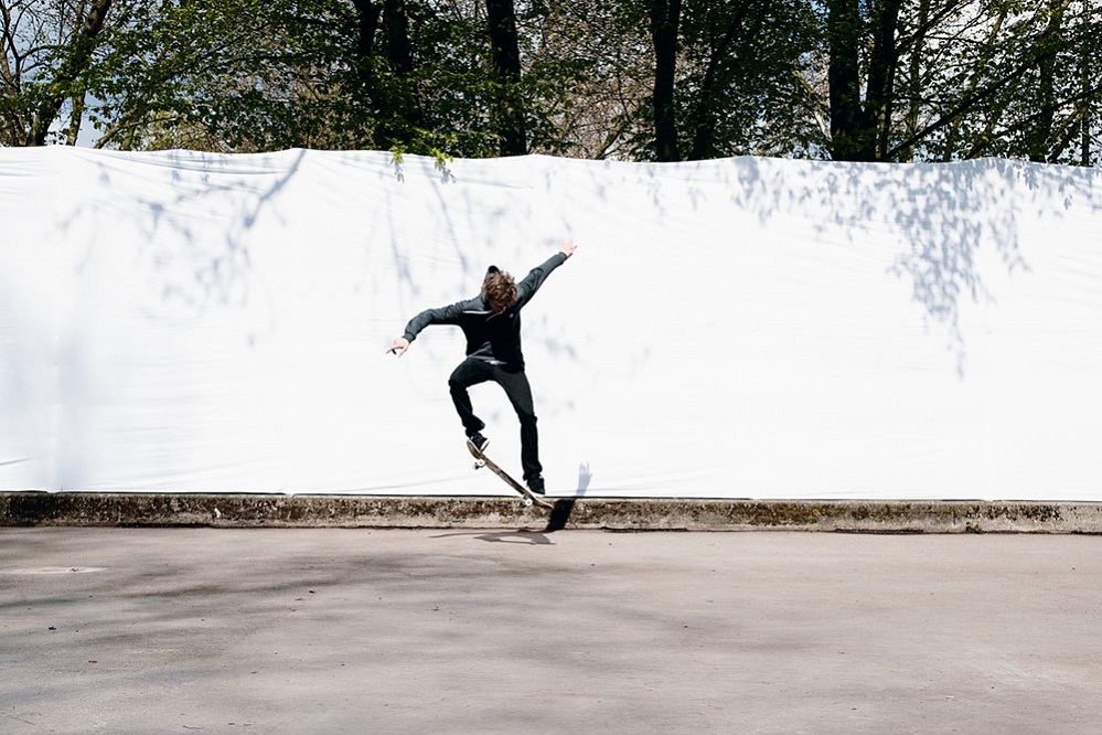 Skateboard Trick Nollie