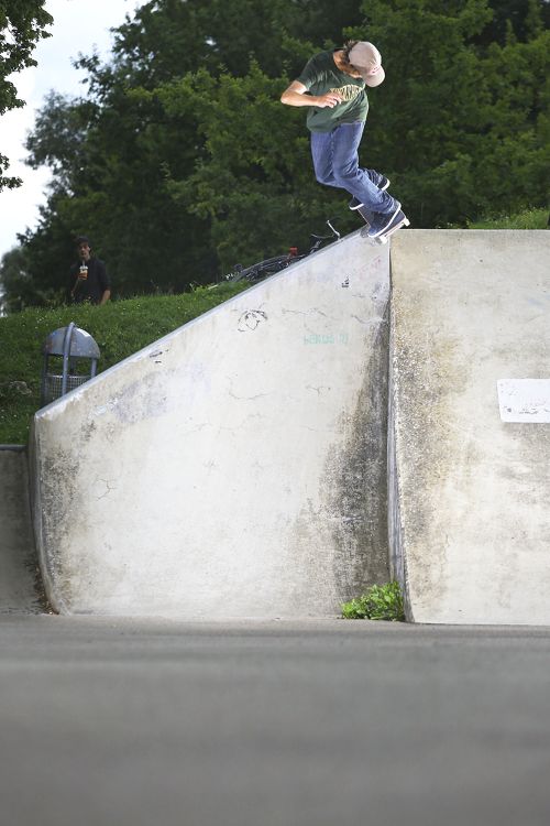 Ryan Decenzo BS Lipslide | Gentsch