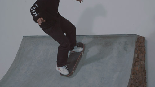 Skateboard Trick Blunt to Fakie