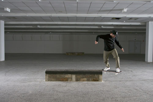 Skateboard Trick BS Lipslide