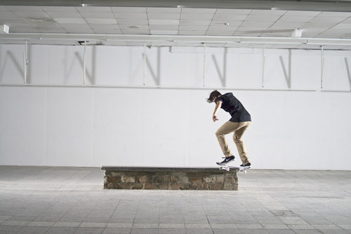 Skateboard Trick FS Noseslide