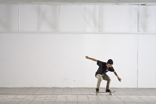 Skateboard Trick FS Pop Shove-It