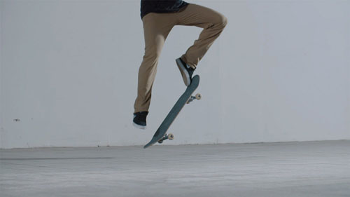 Skateboard Trick Switch Kickflip/ Switch Heelflip