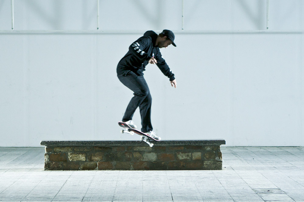 Ben Dillinger - Skateboard Trick Ollie