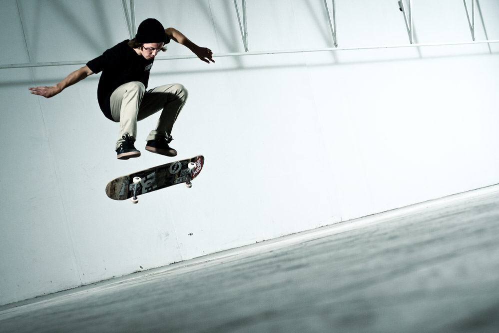 Ben Dillinger - Skateboard Trick Switch Heelflip