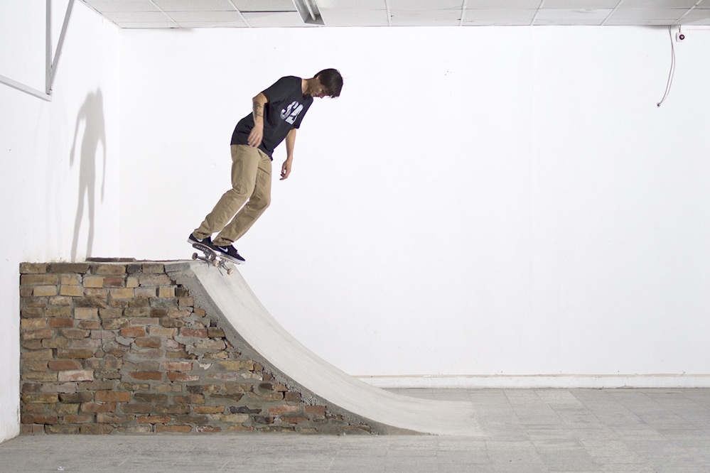 Skateboard Trick Axle Stall