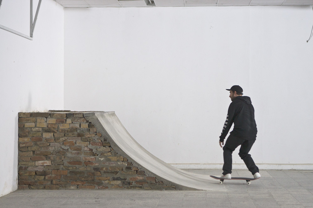 Skateboard Trick Blunt To Fakie