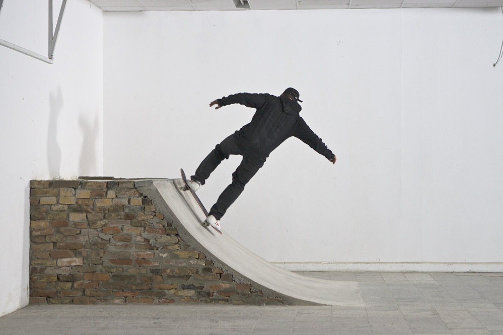 Skateboard Trick Blunt To Fakie