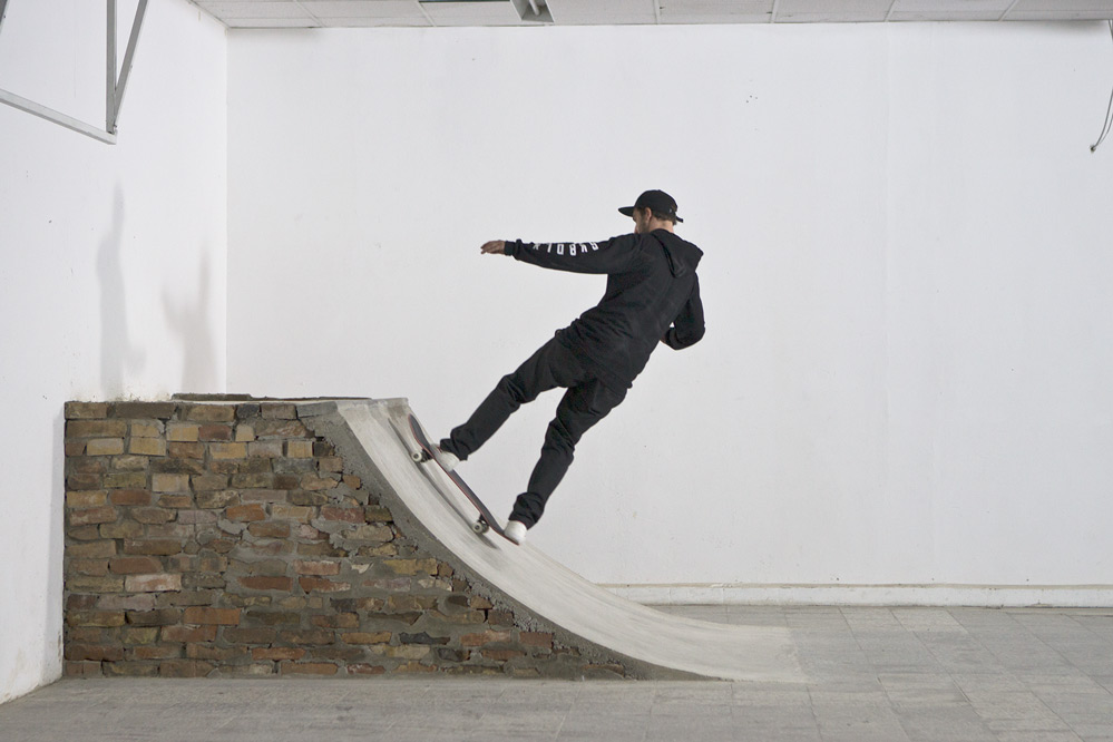 Skateboard Trick Blunt To Fakie