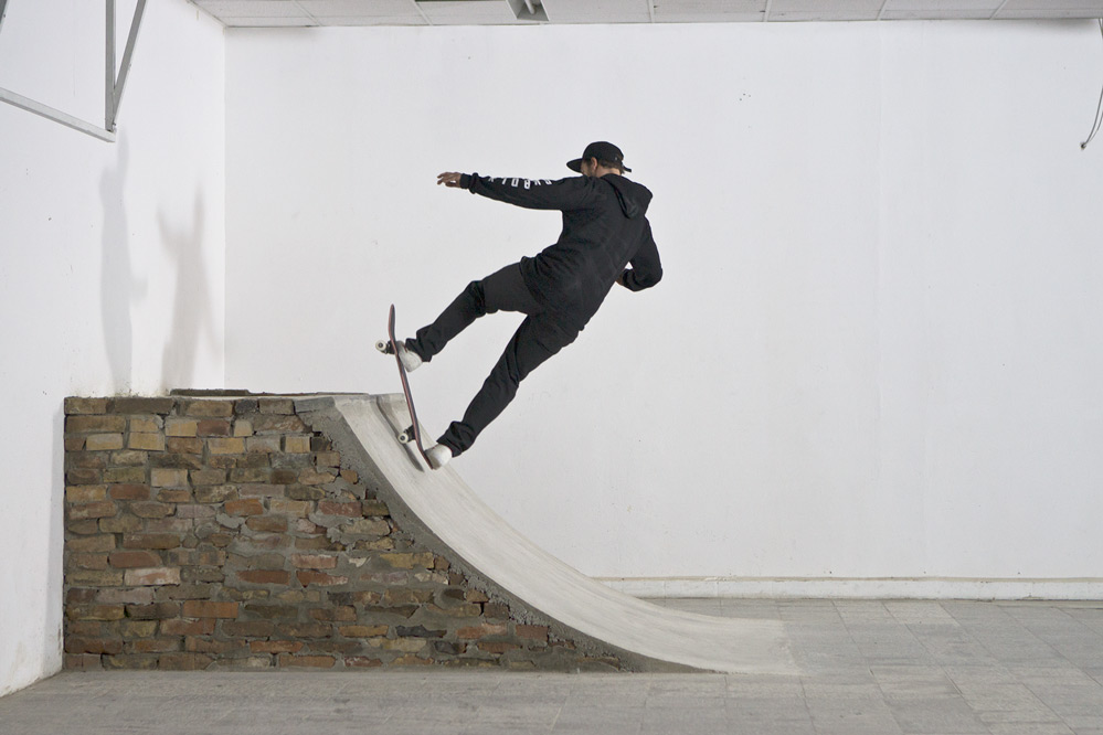 Skateboard Trick Blunt To Fakie