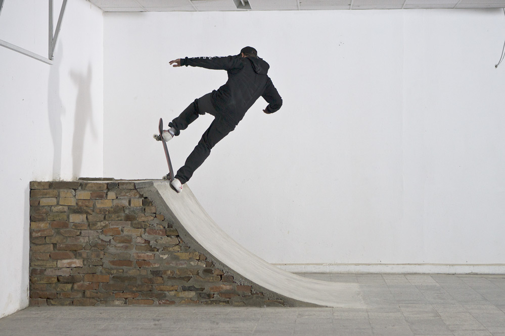 Skateboard Trick Blunt To Fakie