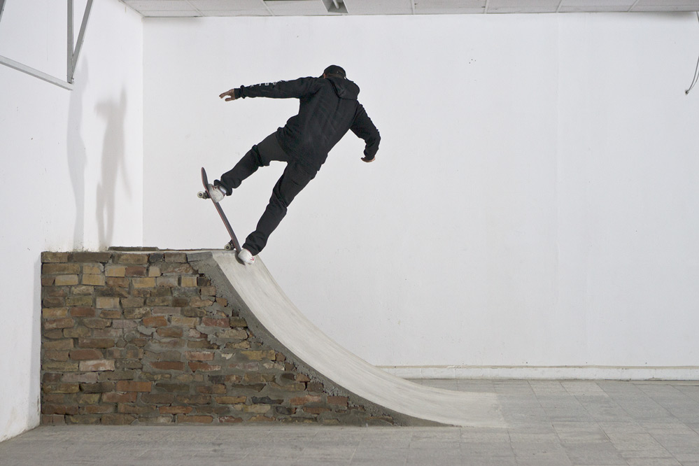 Skateboard Trick Blunt To Fakie