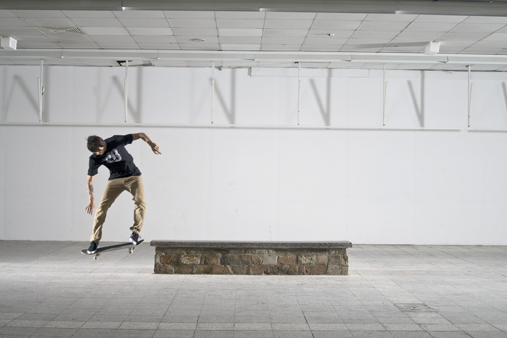 Skateboard Trick BS Nosegrind