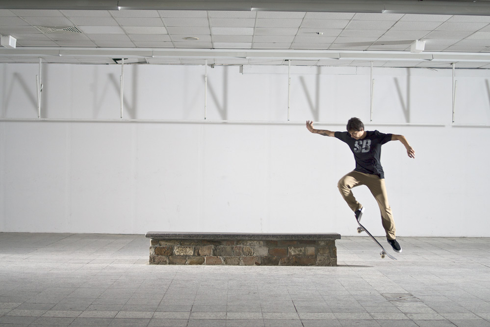 Skateboard Trick BS Nosegrind