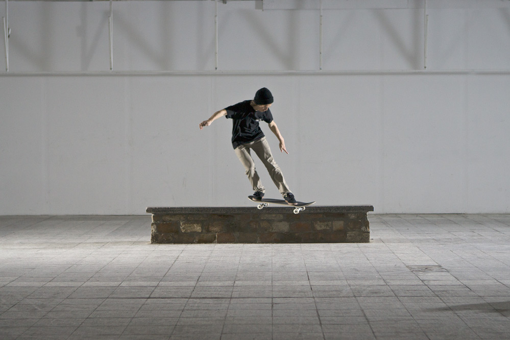 Skateboard Trick BS Smithgrind