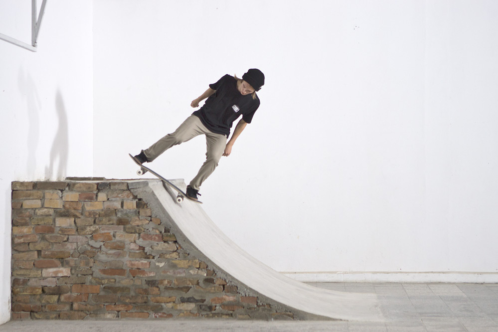 Skateboard Trick Fakie Disaster