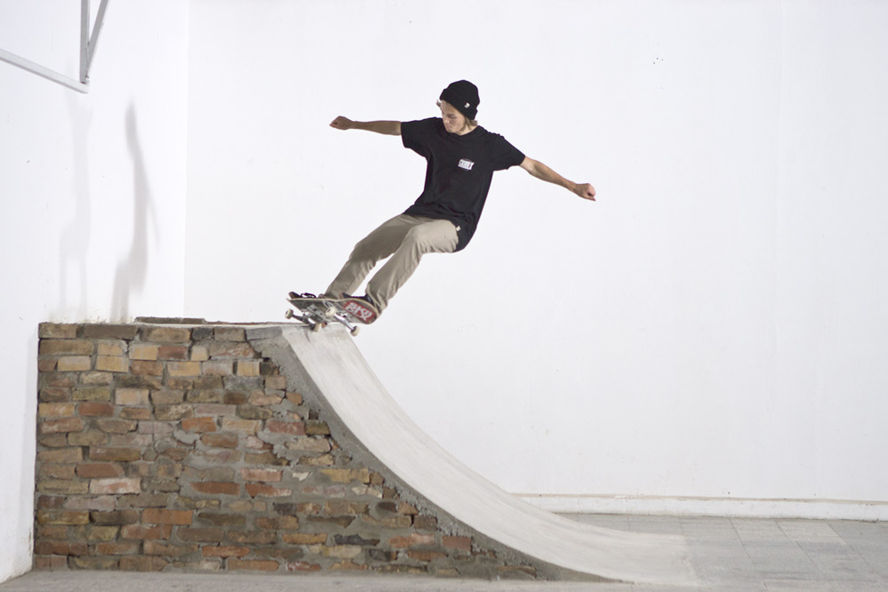 Skateboard Trick FS 50-50