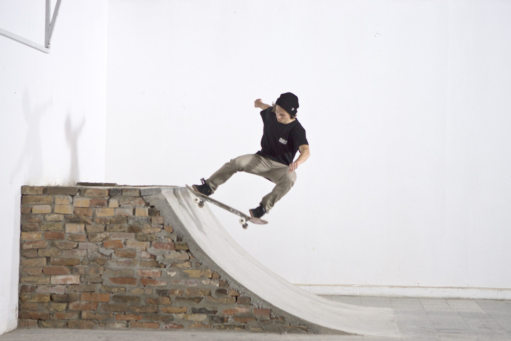 Skateboard Trick FS 50-50