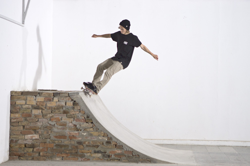 Skateboard Trick FS 50-50