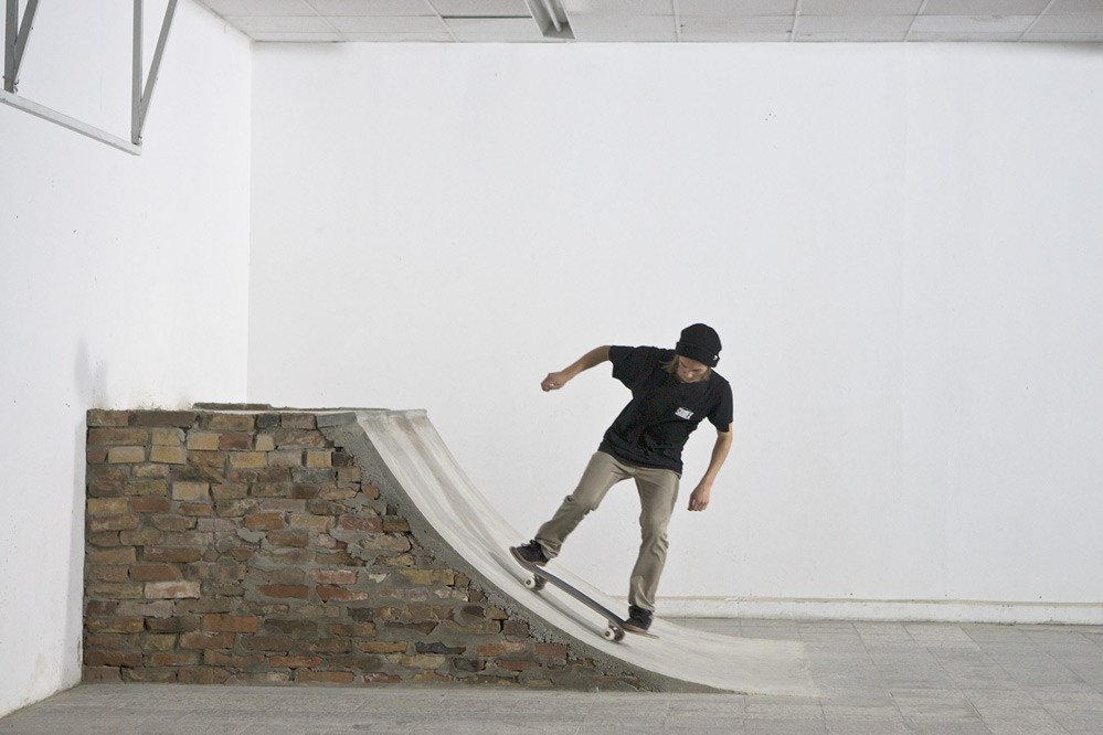 Skateboard Trick FS Disaster