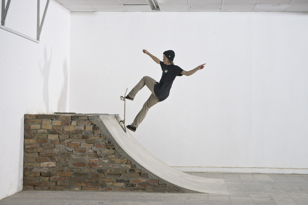 Skateboard Trick FS Disaster