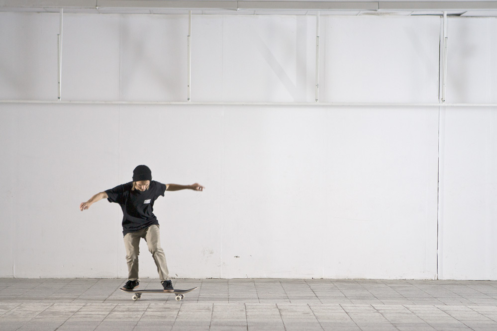 Skateboard Trick FS Pop Shove-it