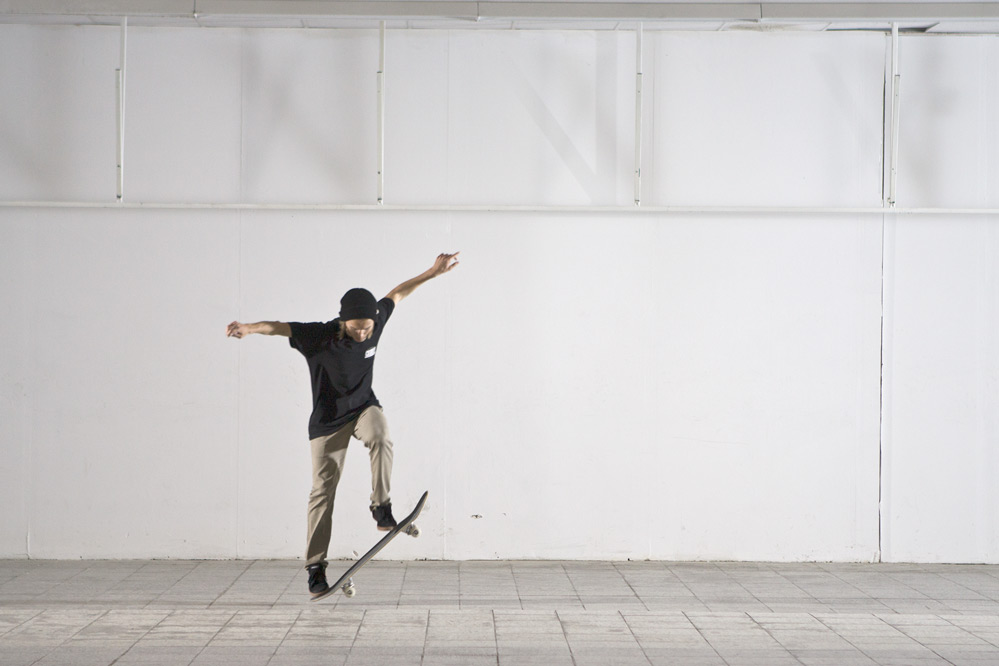 Skateboard Trick FS Pop Shove-it