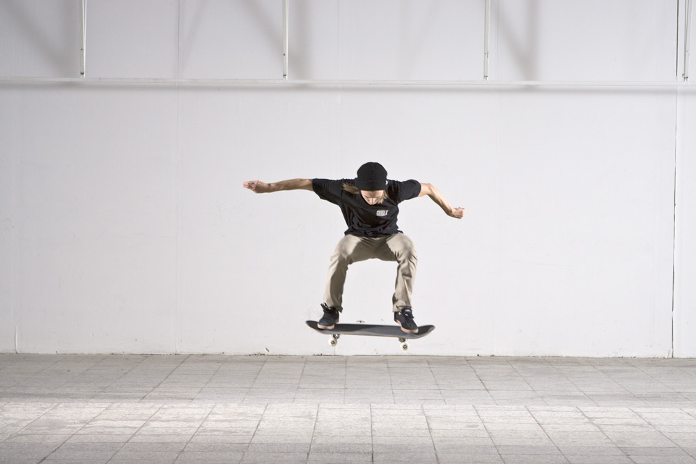 Skateboard-Trick-Nollie-Heelflip