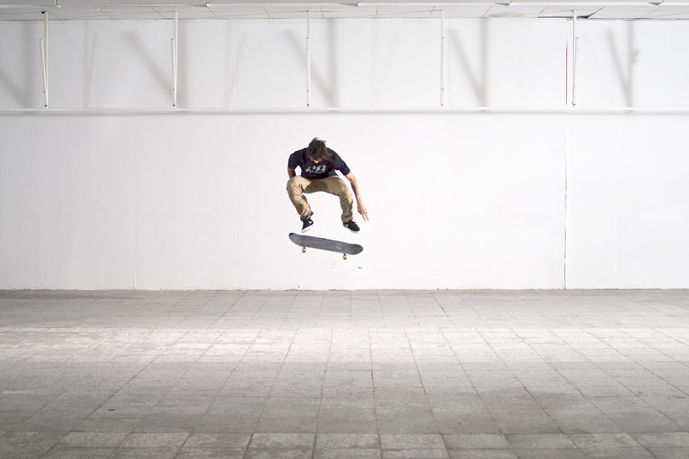 Skateboard Trick Nollie Kickflip