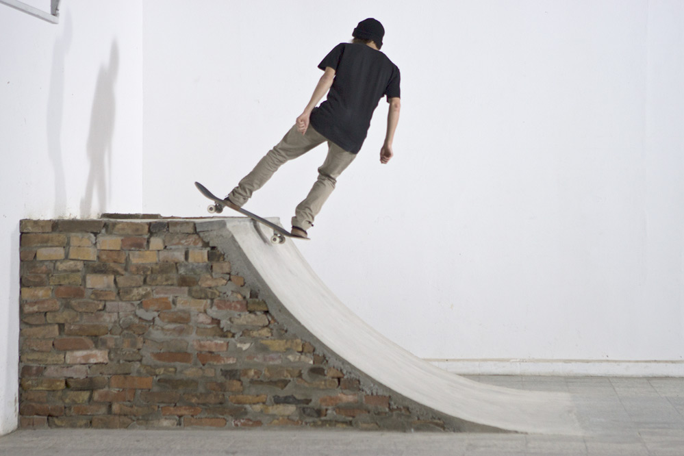 Skateboard Trick Rock to Fakie