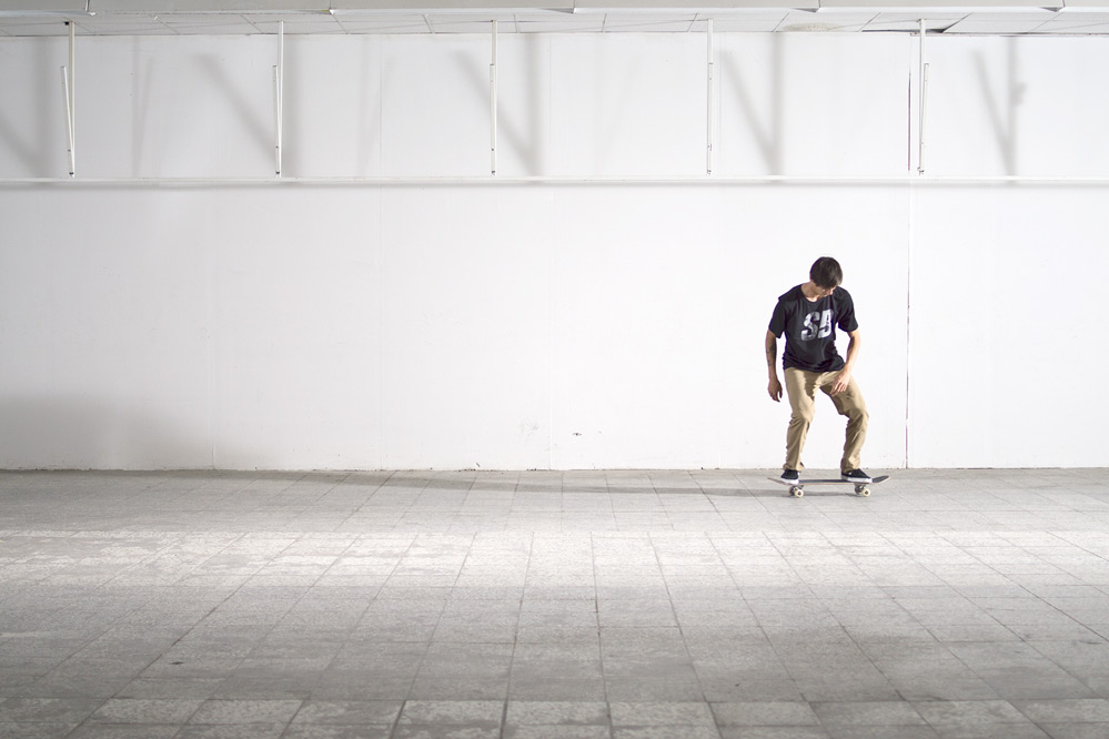 Skateboard Trick Switch Kickflip