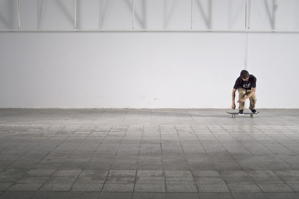 Skateboard Trick Varial Heelflip