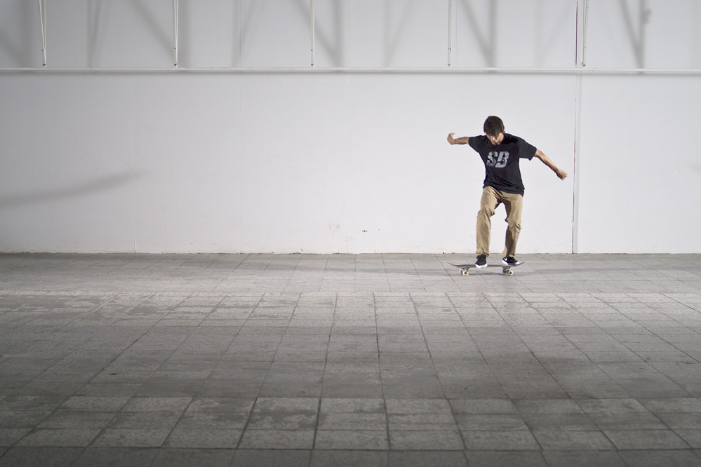 Skateboard Trick Varial Heelflip