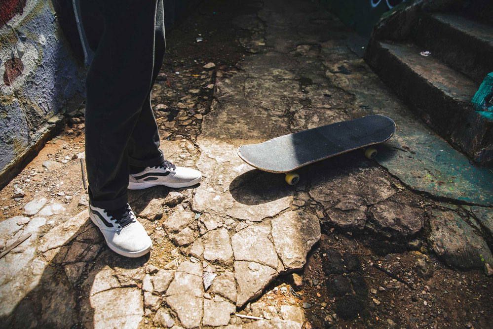 vans ultrarange pro on feet