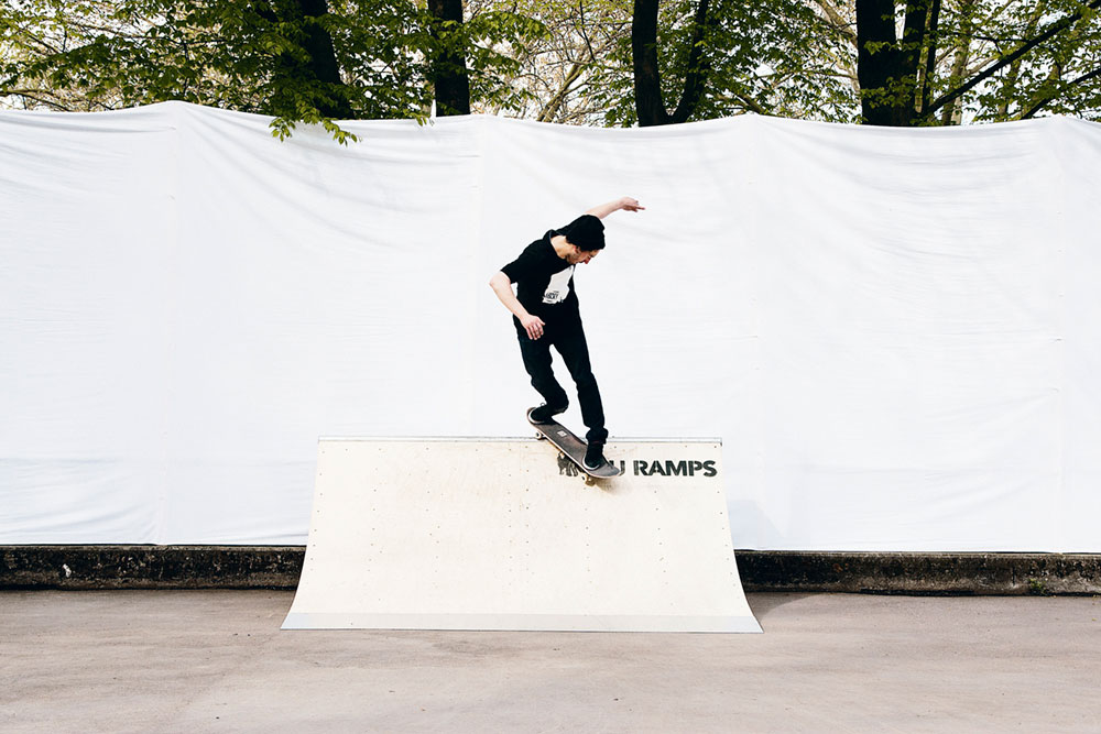 Skateboard Trick Backside Smithgrind