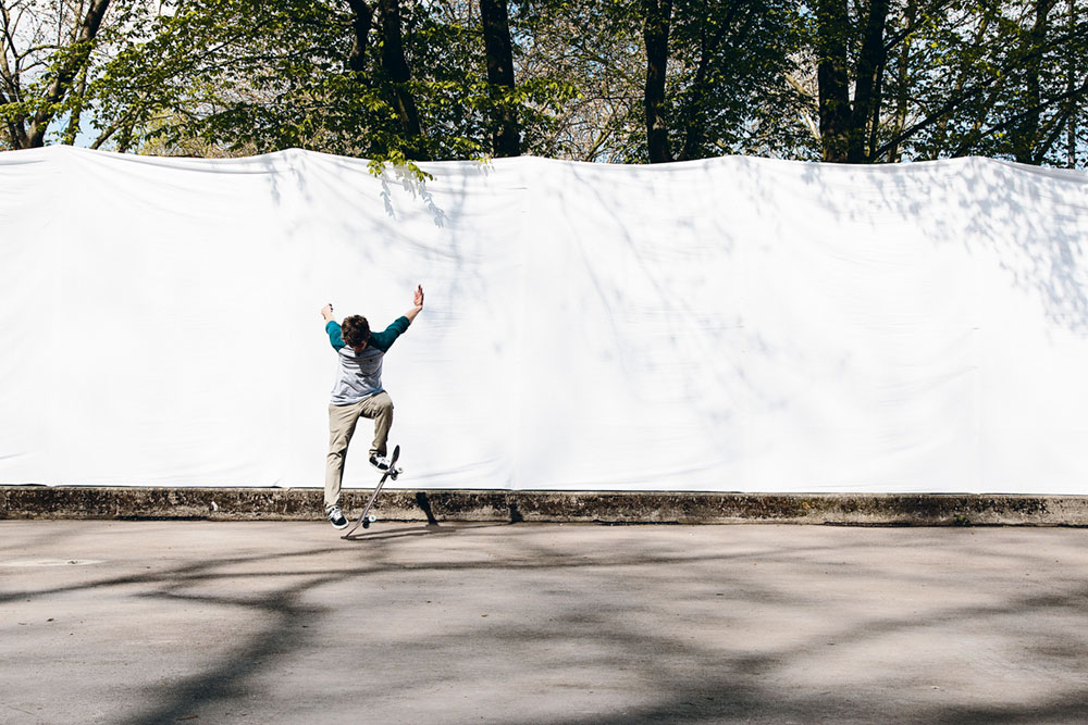 Skateboard Trick Frontside 360 Shove-It