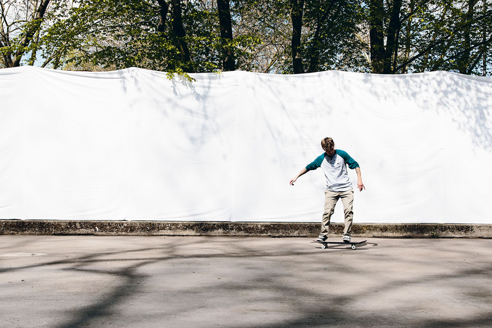 Skateboard Trick Frontside 360 Shove-It