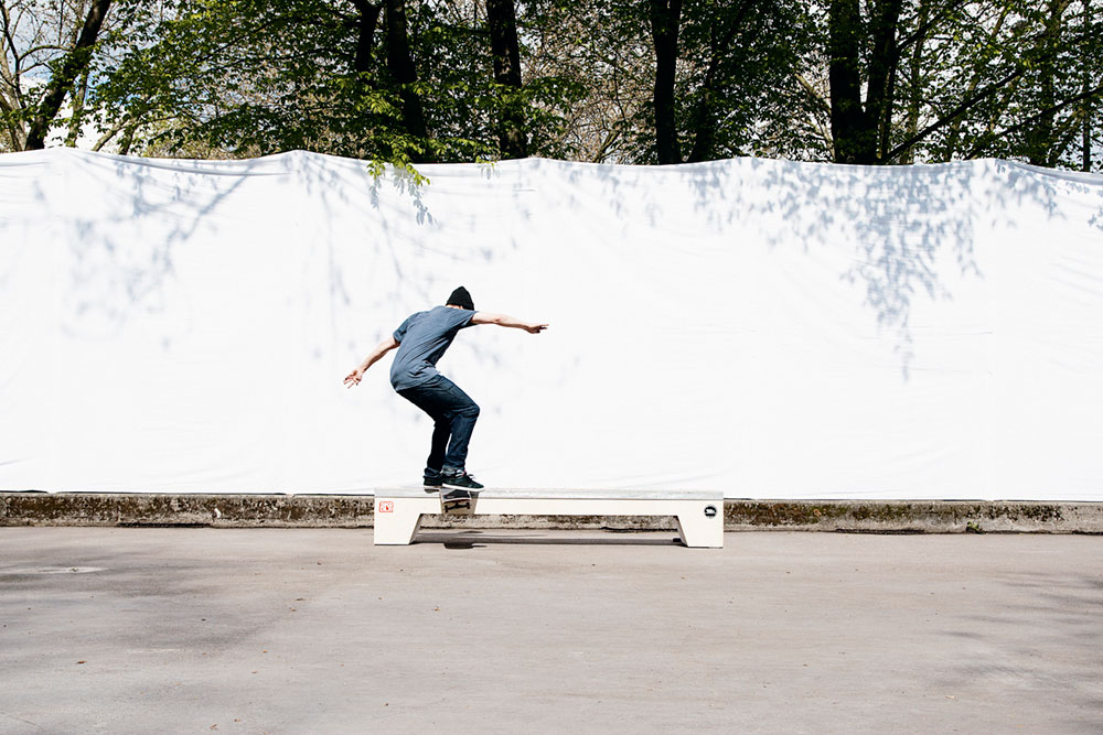 Skateboard Trick Halfcab Noseslide Nollie Heelflip Out