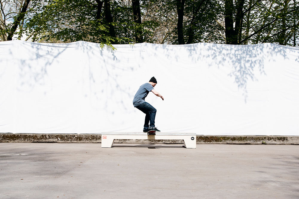 Skateboard Trick Halfcab Noseslide Nollie Heelflip Out