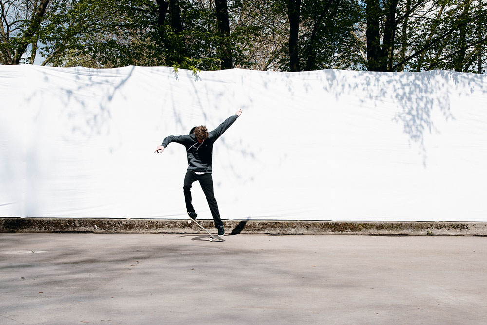 Skateboard Trick Nollie