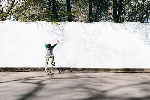 Skateboard Trick Frontside 360 Shove-It