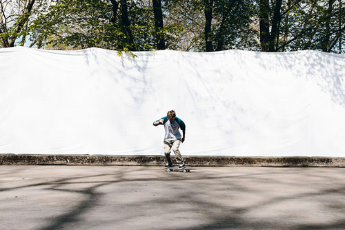 Skateboard Trick Frontside 360 Shove-It