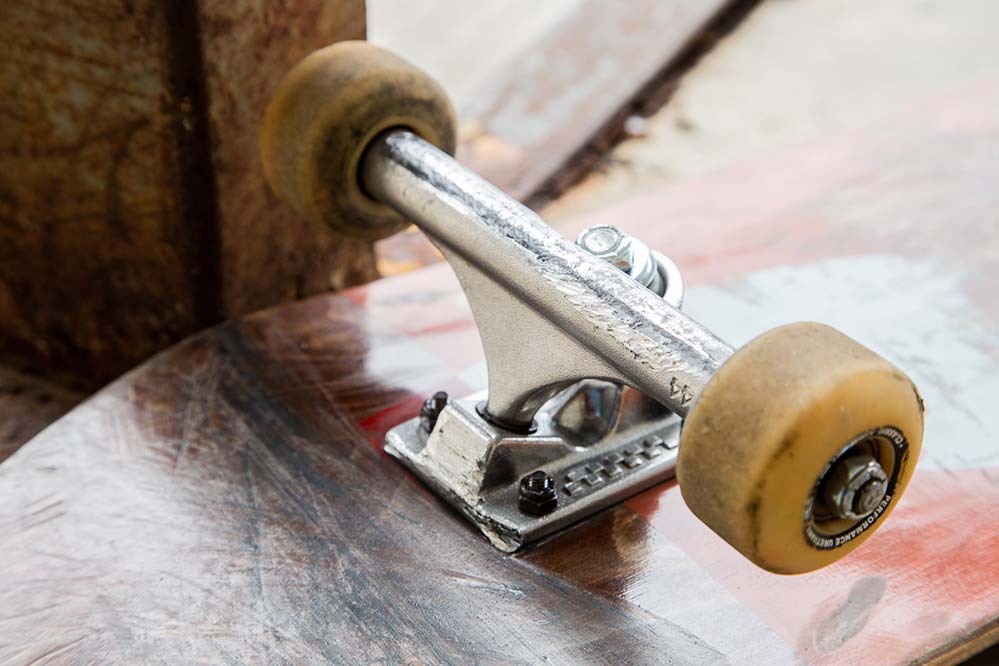 ACE Skateboard Trucks Skate Test - ACE 44 Classic Review