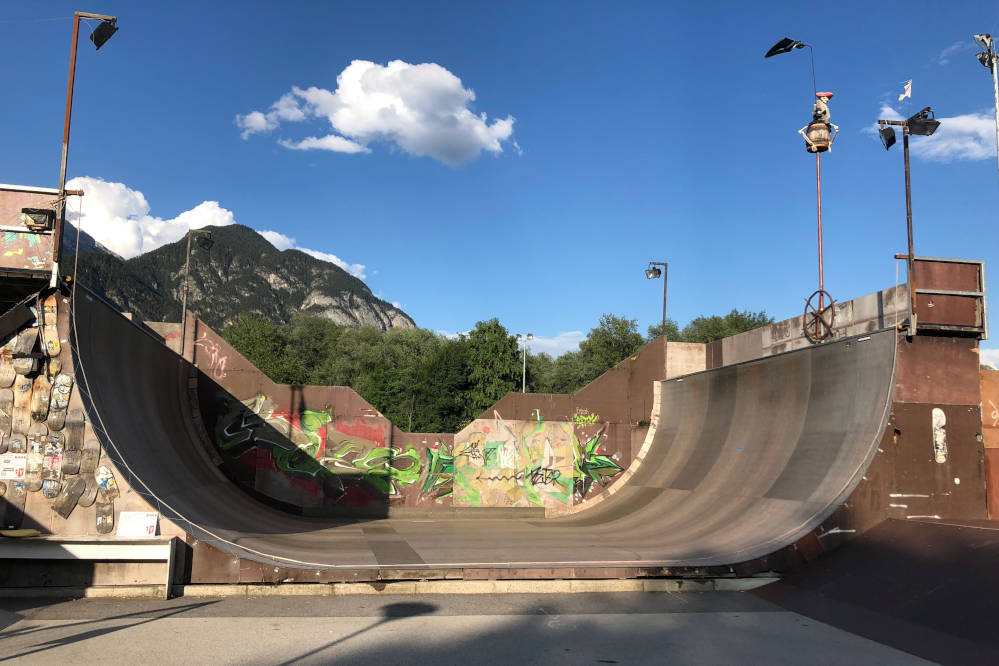 Skateboard Obstacle Halfpipe