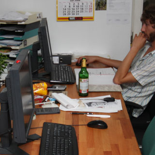 2008 - Büro WG - chillen ist später, erstmal wuppen