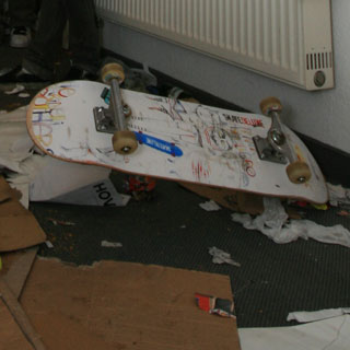 2008 - after hour skatesession im Büro