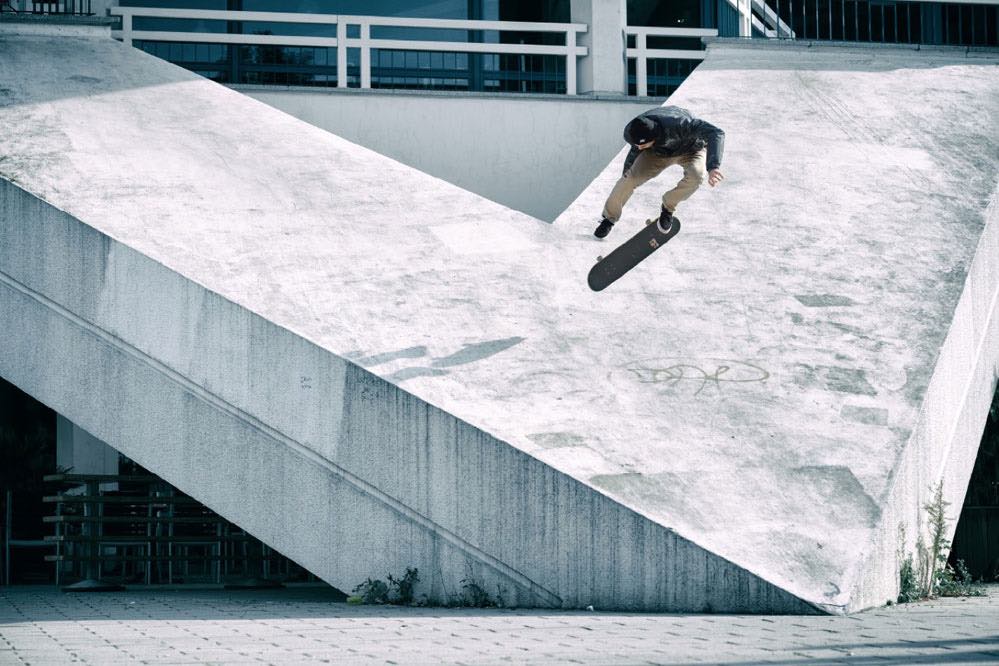 Denny Pham - Backside Flip Denny Pham - Backside Flip