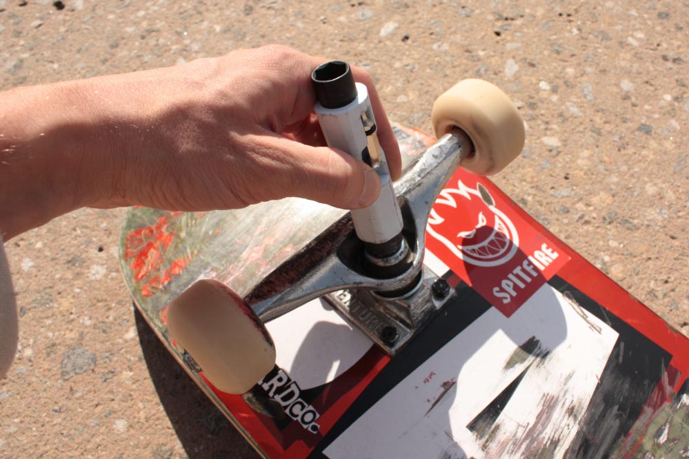 Aanpassing van het stuurgedrag van skate trucks