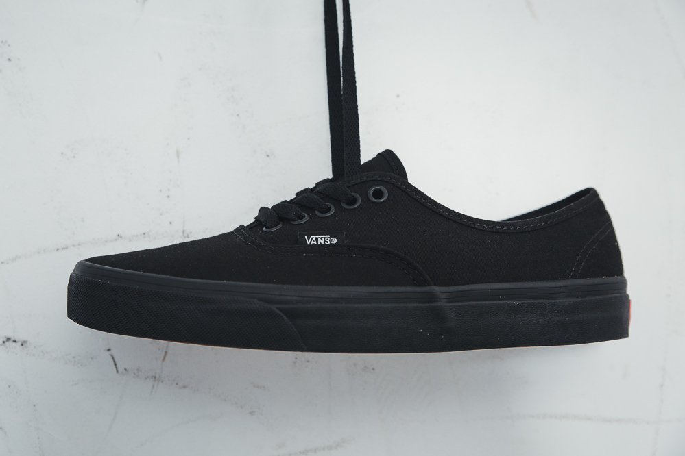 zapatillas vans authentic black