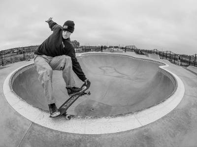 Gullwing Trucks Co Skate Team Shaun Ross 5-0 Pool Gullwing Trucks Co Skate Team Shaun Ross 5-0 Pool